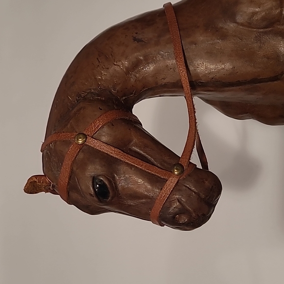 Vintage Hand Sculpted Leather Horse - Picture 10 of 12
